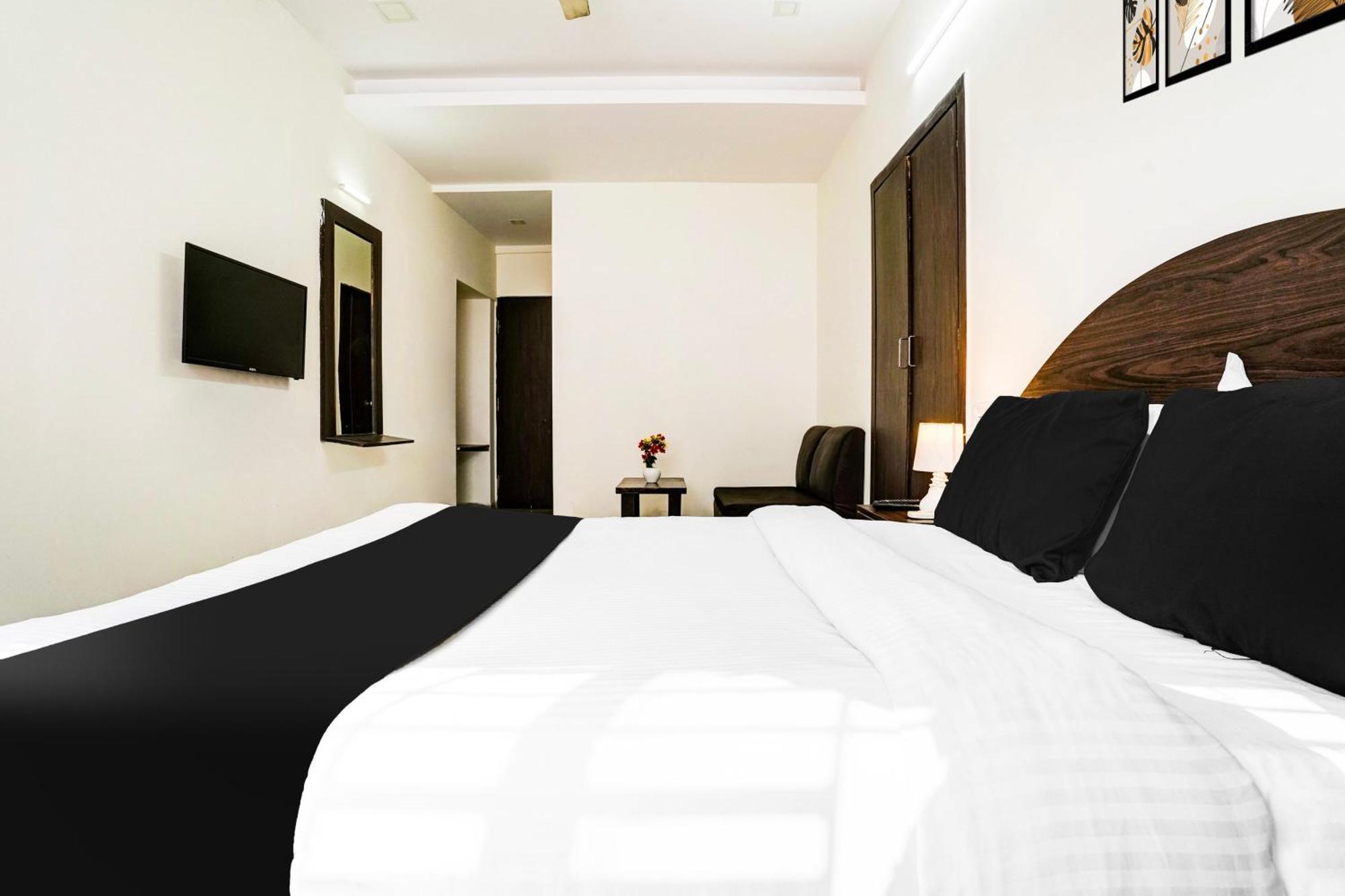 Hotel O Near Vijay Mamta Theatre Formerly Sahara