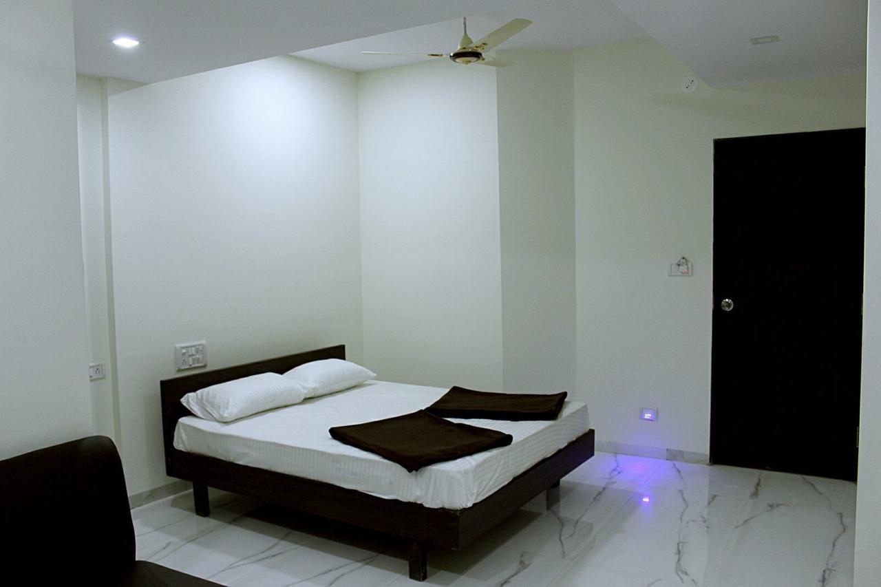 O Near Vijay Mamta Theatre Formerly Sahara 3* Nashik